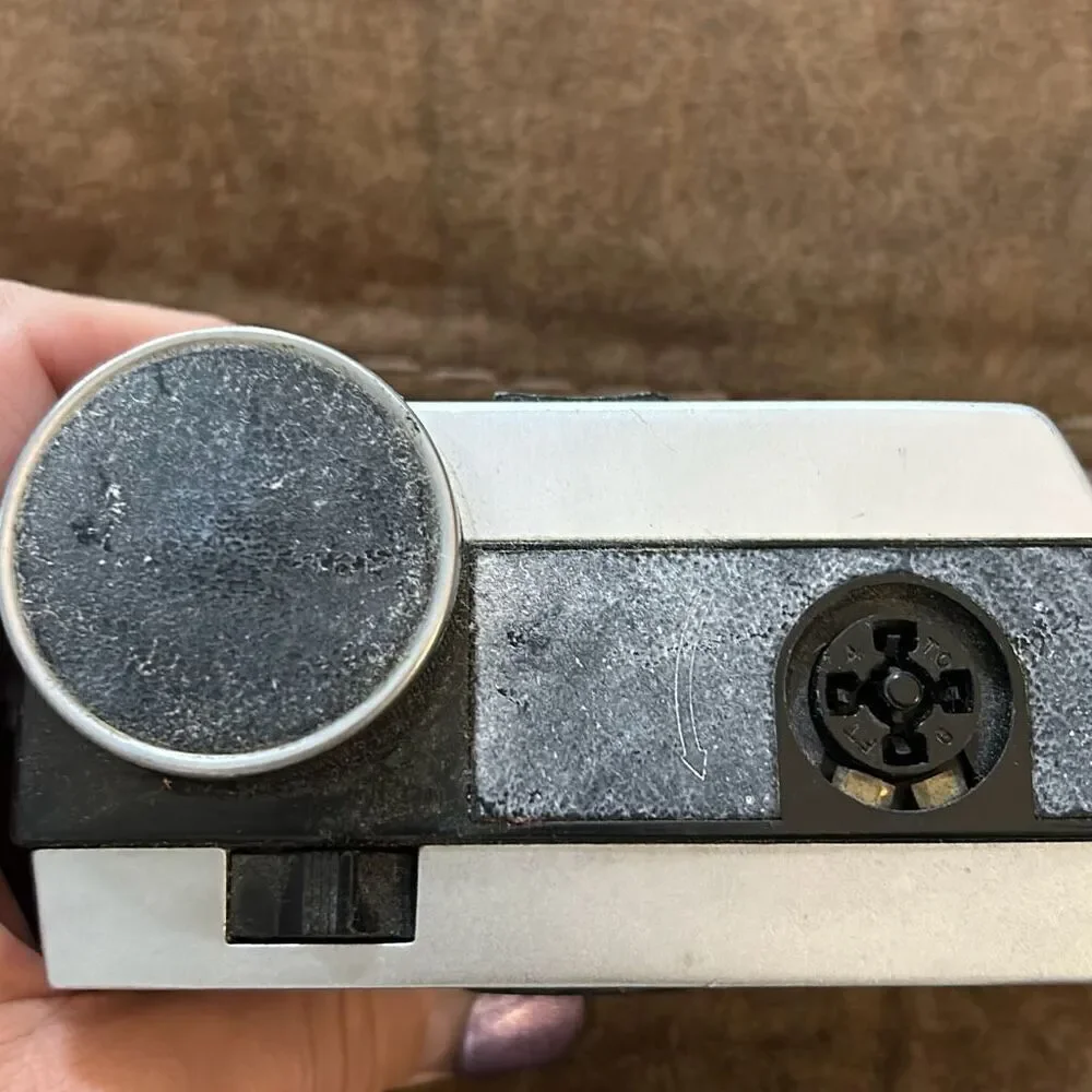 Vintage Kodak Instamatic 404 Camera – 1960s – As‎ Is / Untested – Display